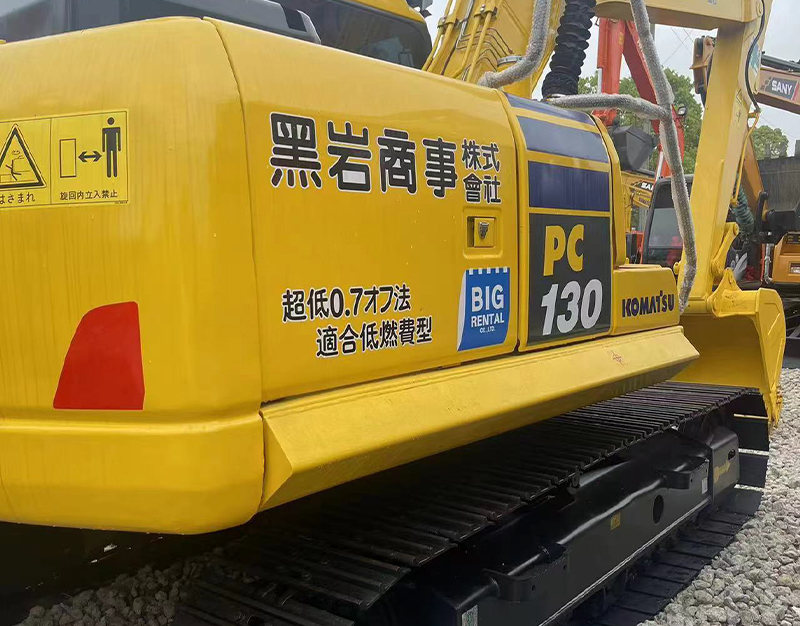 Used Komatsu pc130