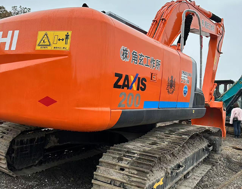 Used Hitachi zx200