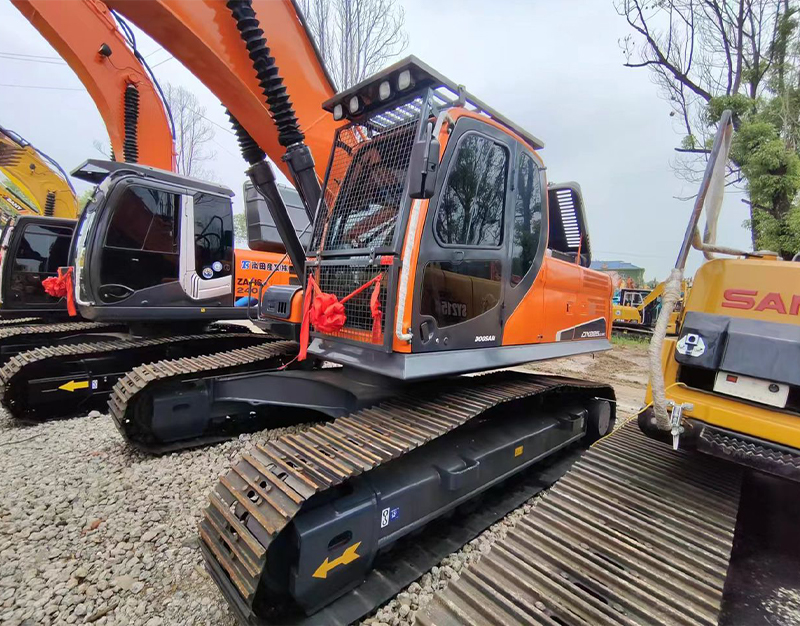 Used Doosan dx225