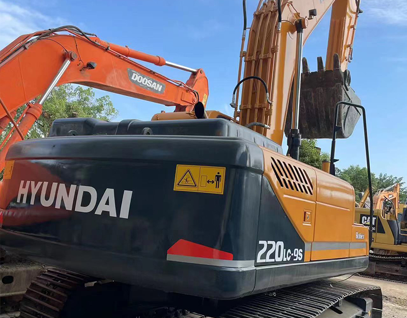 Used Hyundai 220lc